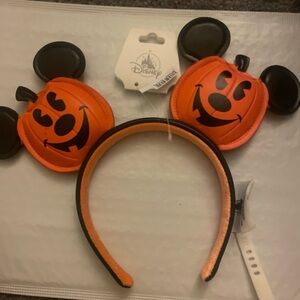 Cute Disney ears pumpkins for Halloween 🎃